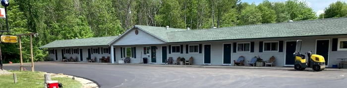 White Star Motel - From Web Listing (newer photo)